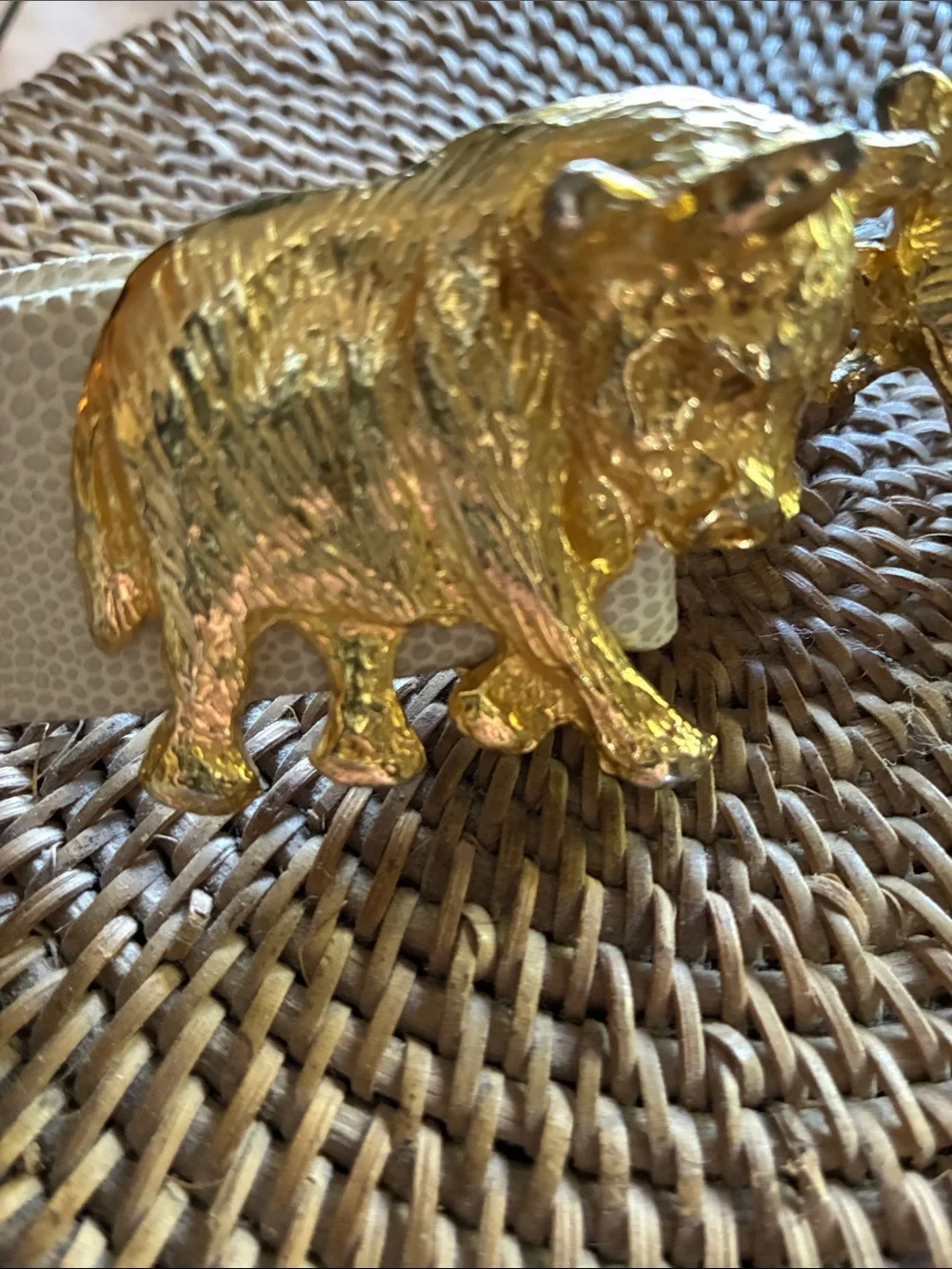 Vintage 70’s Mimi Gold Wall Street Bear Bull Cream Faux Leather Adjustable Belt